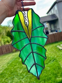 Image 5 of Green Alocasia Leaf Stained-Glass Suncatcher - Handmade Botanical Window Art Decor
