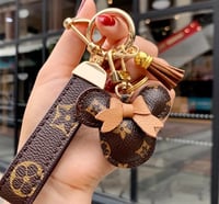Brown mini “Z“Keychain clip on 