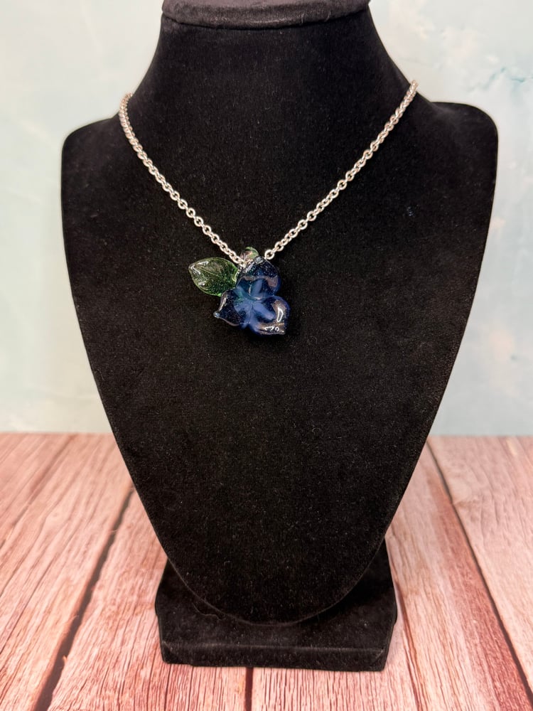 Image of Three Petaled Flower Pendants