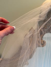 Image 11 of 1950s Bow Veil