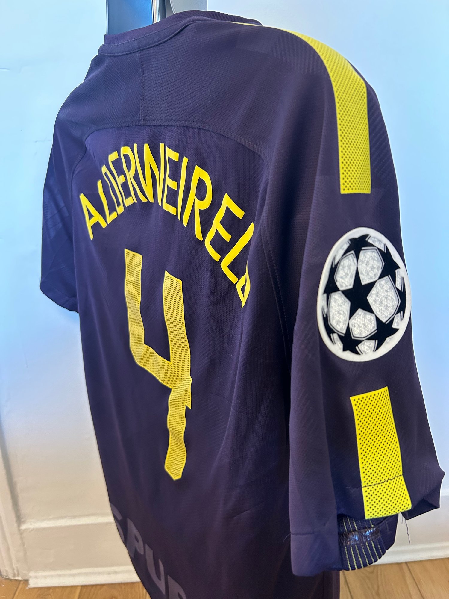 Image of Tottenham Hotspur “ALDERWEIRELD 4” 2017/18 Third Shirt + UCL patches (M) 