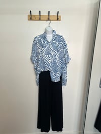 Image 5 of Squiggle Top Black or Blue 