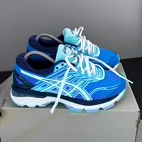 Image 1 of size: us9W uk7 eu40.5 cm25.75