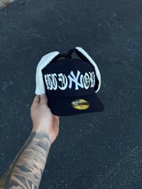 Image 1 of EARMUFF NAVY NEW YORK YANKEES CUSTOM FITTED CAP