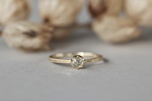 Image of 18ct yellow gold, ‘ice’ diamond ring (LON215)