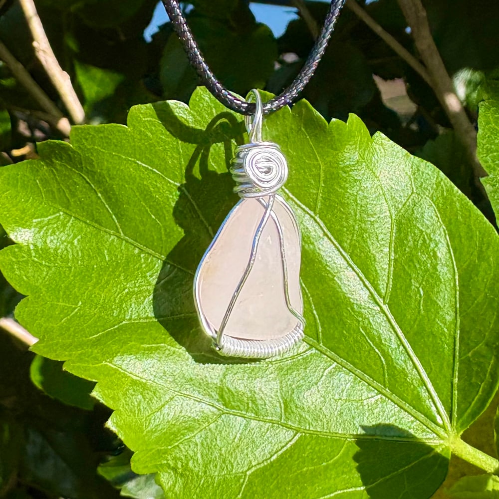 Image of rose quartz pendant c