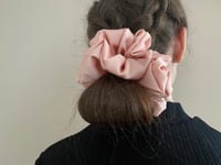 Image 7 of SCRUNCHIE OVERSIZED DIRTY PINK/PUDROWY RÓŻ