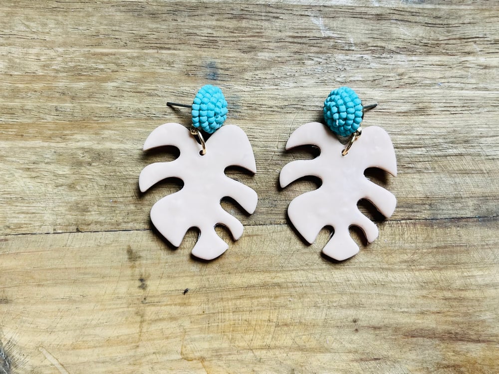 Image of Pale Pink Summer Leaf