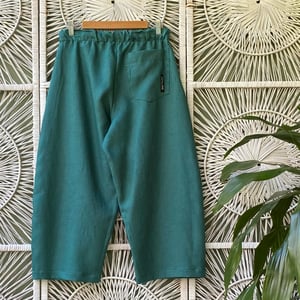 Image of Luna Pants - Linen - Emerald green - Inseam pockets