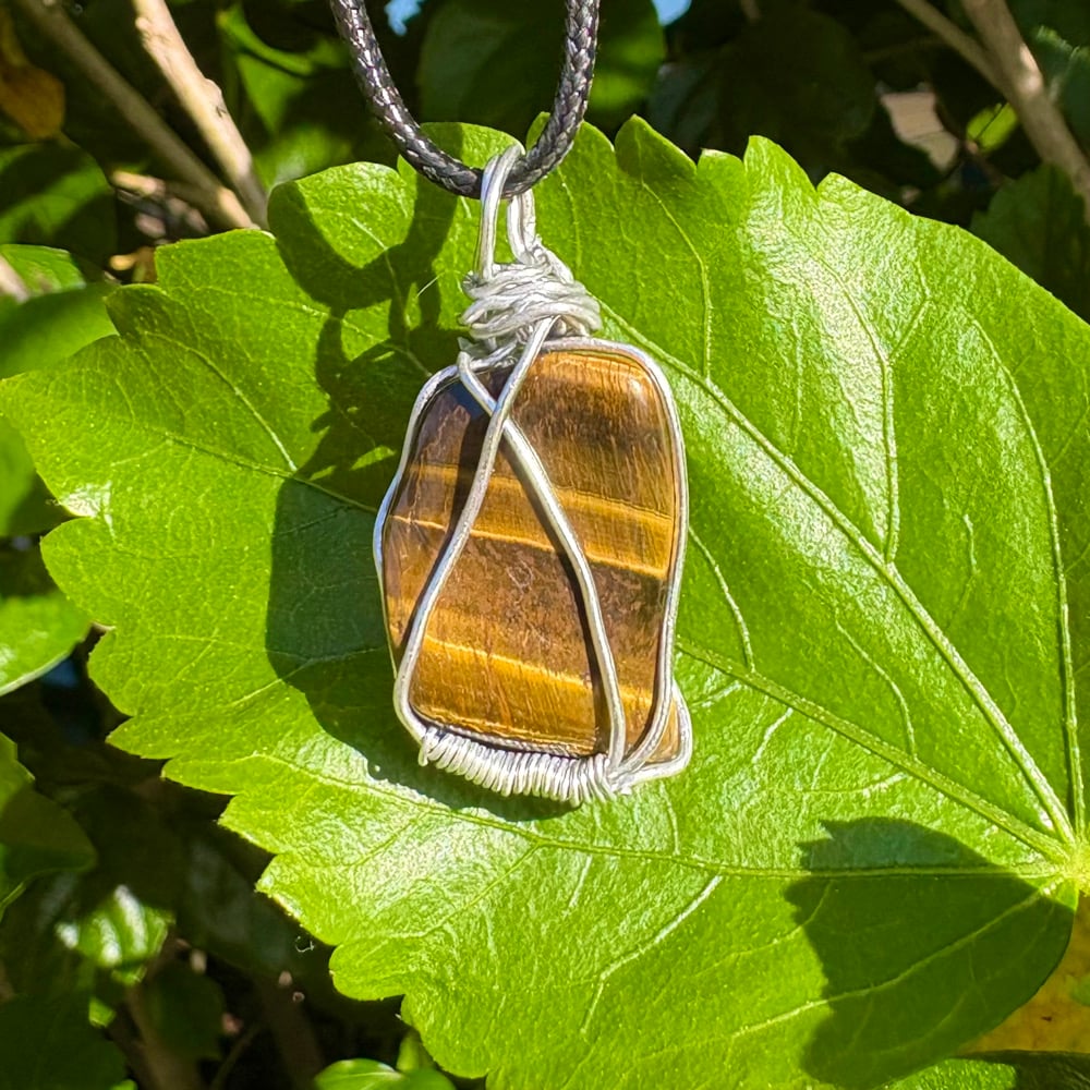 Image of tiger’s eye pendant c