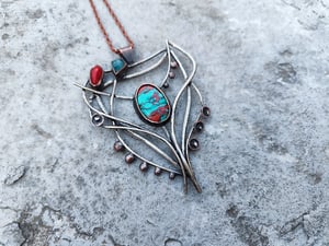 Red and blue pendant 