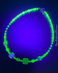 Image 5 of Twisted Square Uranium Glass Beaded Necklace 