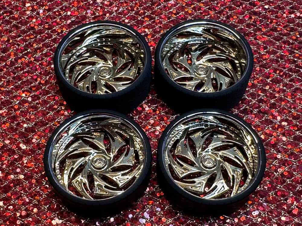 26” Artis forged. Chrome ring w gold center