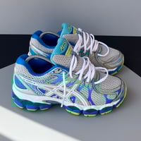 Image 4 of size: us8  uk6 eu39.5 cm25