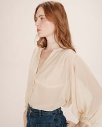 Image 2 of Blusa Lurex Beige Tarzy