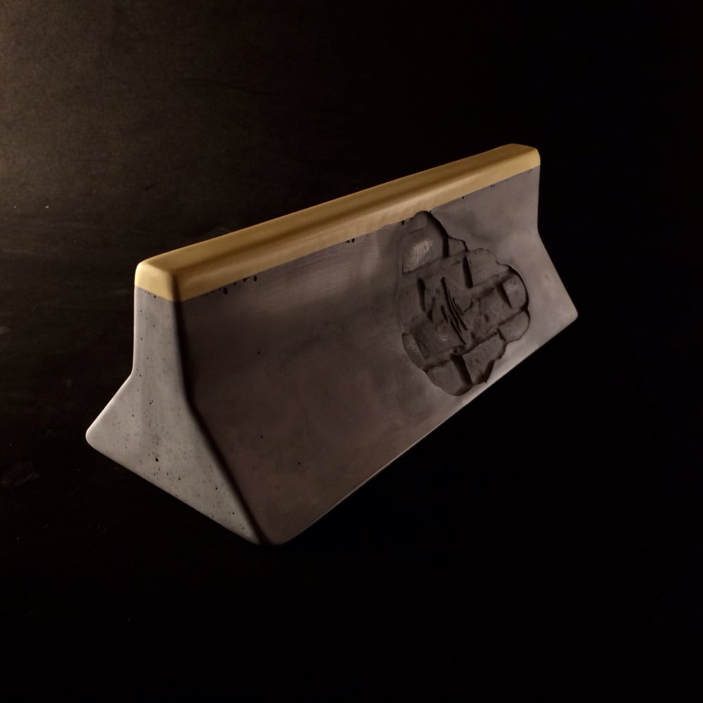 Image of Wired Ramps Jersey Barrier (Dark Grey and Yellow)