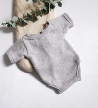 Image 3 of Newborn boys bodysuit Patrick - grey | photo props