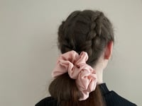 Image 5 of SCRUNCHIE OVERSIZED + STANDARD DIRTY PINK