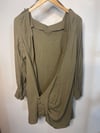 RACHEL RAY GREEN BACK OUT BLOUSE