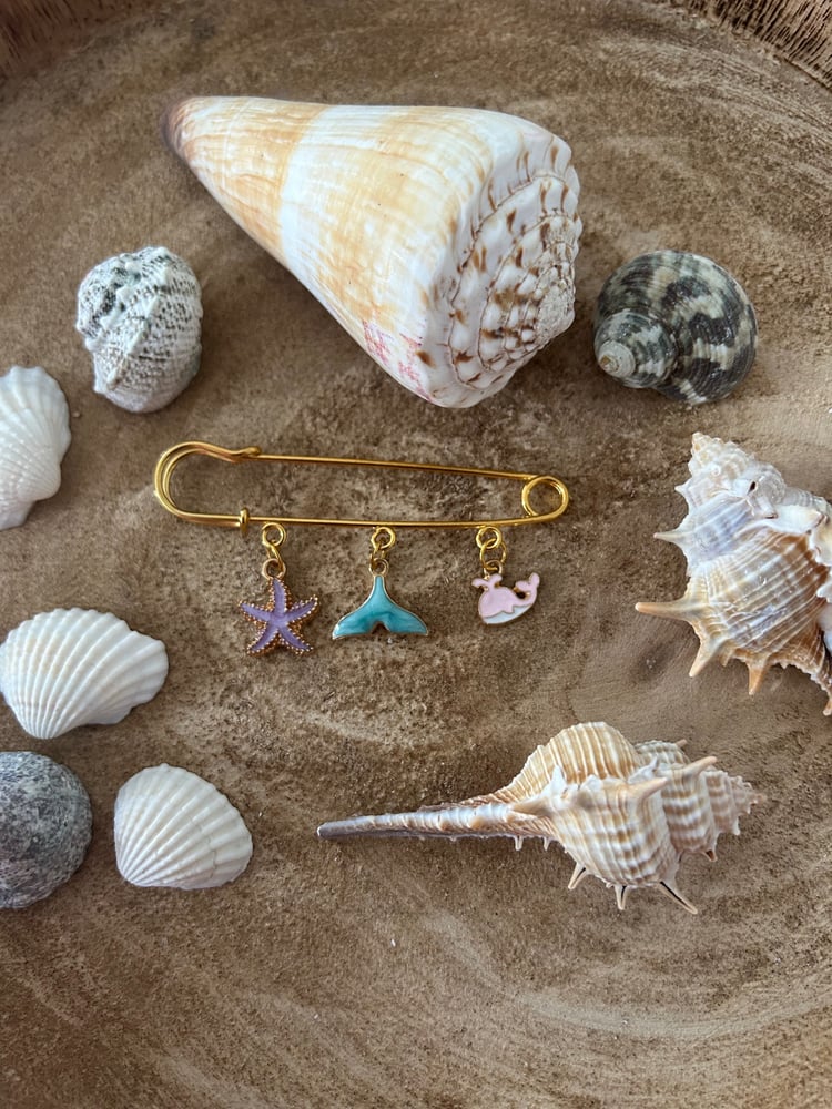 Image of Sea Life safety pin brooch 