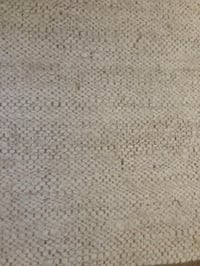 Image 3 of Tapis laine coloris crème 