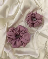 Image 4 of SCRUNCHIE OVERSIZED HEATHER/WRZOS