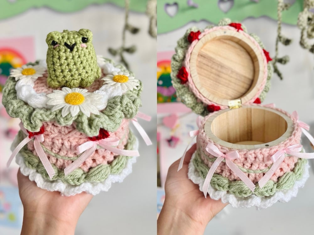Image of Keychain Cake Boxes 🎂