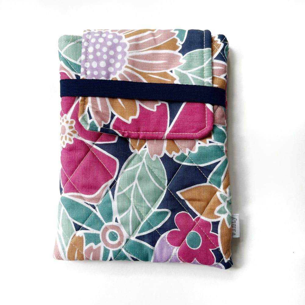 Image of Kindle Sleeve: Black multi floral