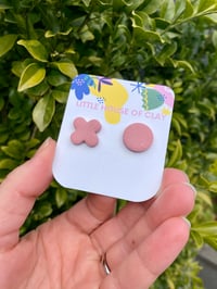 Image 2 of KISS ME STUDS - Dusty pink 