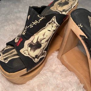 Image of VTG JAPANESE CAT PLATFORMS SZ 9