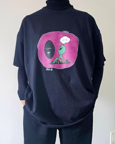 Image of "Leave earth" Alien T-shirt
