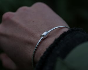 Image of Curling leaf Bangle