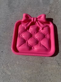 Image 1 of Pillow Flat Box Dish