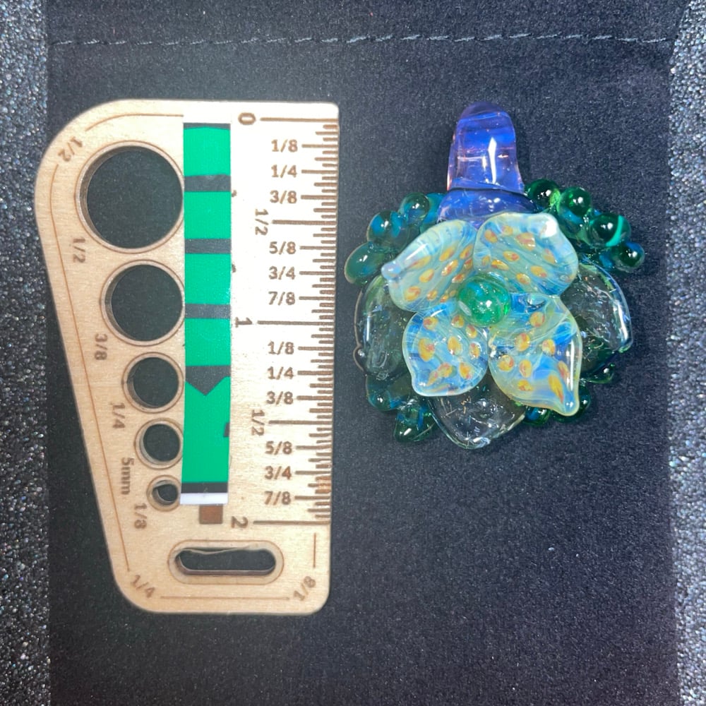Image of Flower Pendant 21