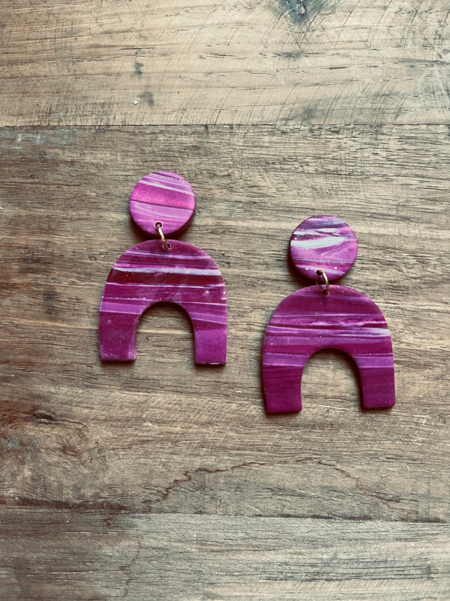 Image of Haleakala in Dark Pink lines