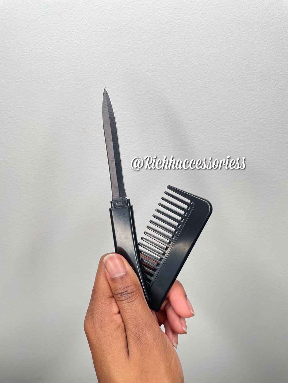Hidden Comb Knife 