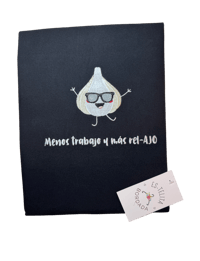 Image 1 of Menos Trabajo y Más Relajo– Apron Para el Quehacer