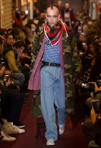 Image 7 of '18 Vetements Graffiti Sneakers - 9.5