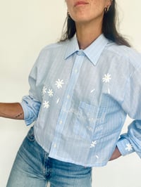 Image 2 of Chemise crop ''daisy douceur''