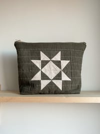 Image 1 of Zipper pouch Linen