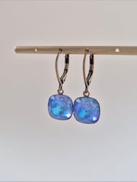 Image 4 of Dormeuses cristal bleu