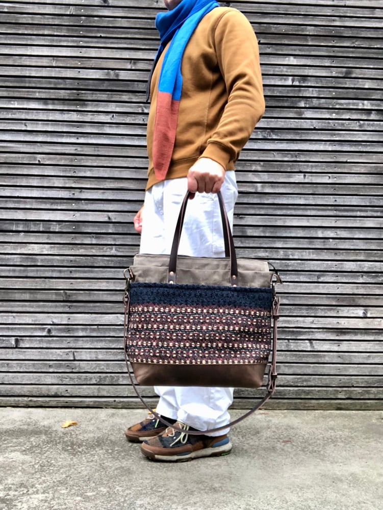 Image of Waxed canvas carryall with handwoven exterior pocket