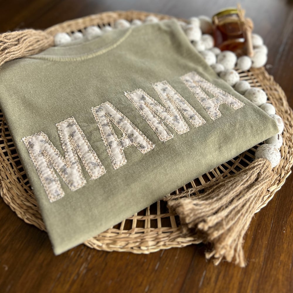 Image of Honey bee mama t-shirt