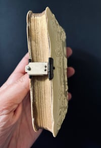 Image 2 of Missel en bakélite, 1922, avec fermoir et tranche dorée à la feuille d'or