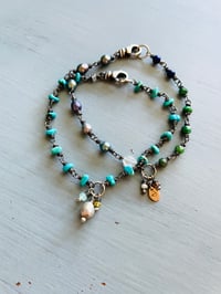 Image 2 of peacock pearl and emerald bracelet with rose gold charm