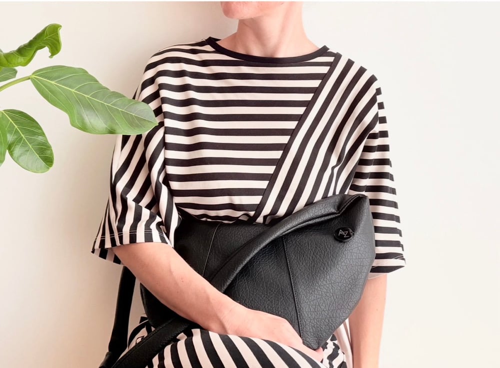 Image of AZ Silvia Black