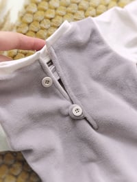 Image 2 of Photo prop | Newborn bodysuit Amir | gray | white