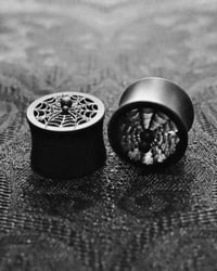 Spider Web Tunnels
