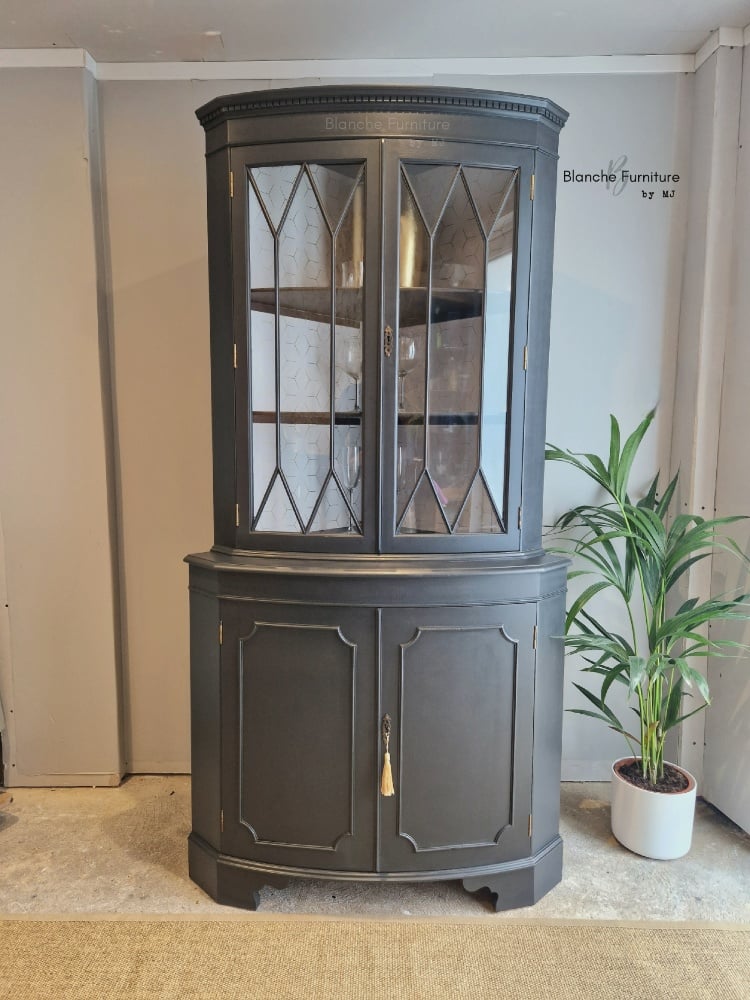 Corner display outlet cabinet grey