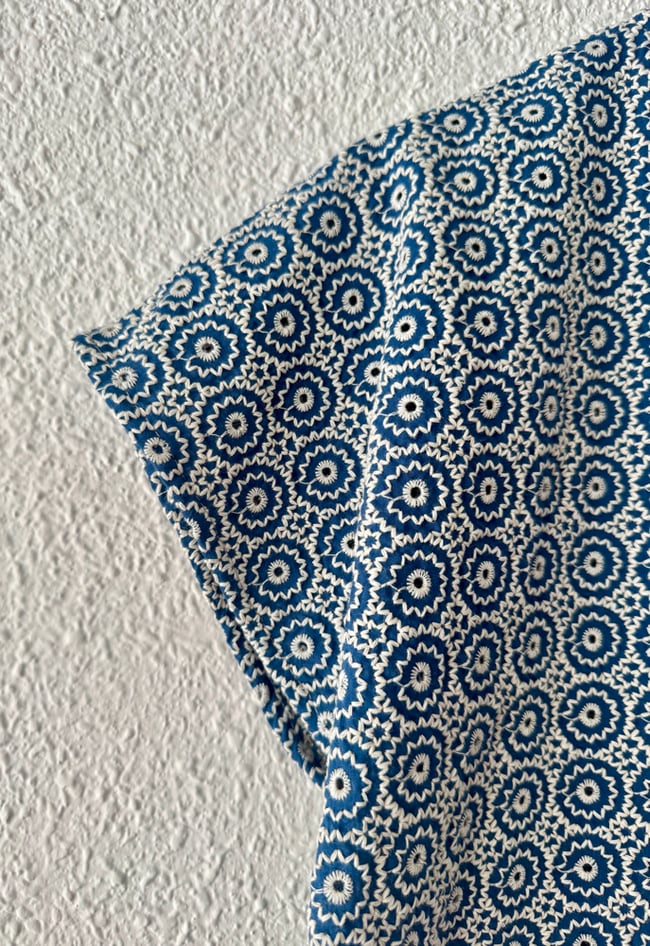 BLUE BRODERIE ANGLAISE SHORT KAFTAN